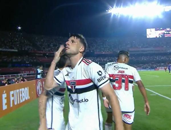 James Rodríguez: Jonathan Calleri dice que a veces le da miedo hablarle ...