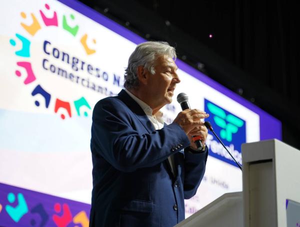 Jaime Alberto Cabal, presidente de Fenalco, durante su intervenci??n en el congreso anual en Cali.