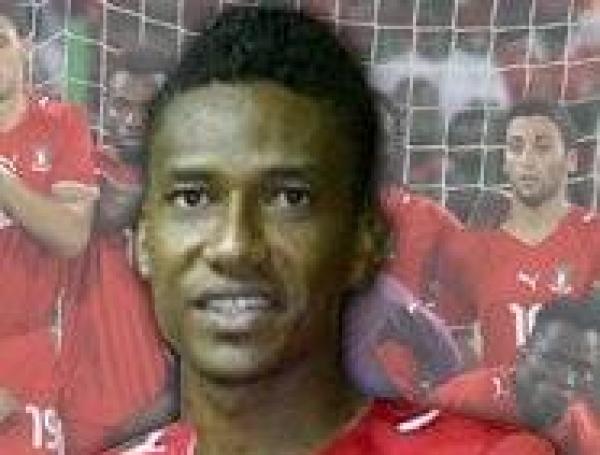 Rolan de la Cruz Biojó jugó futból profesional.