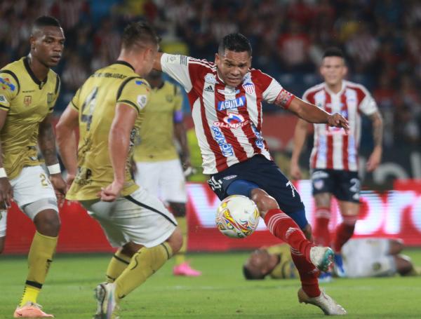 Carlos Bacca: el récord que marcó con Junior para meterlo a la final de ...