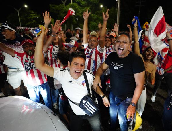 Video: Junior es campeón de Liga Betplay y prende la fiesta y carnaval ...