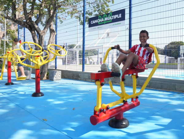 El parque Las Palmeras, esta equipado con una cancha múltiple, gimnasio biosaludable, zonas infantiles y áreas verdes.
