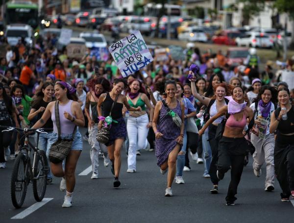 Día de la Mujer 2024 en vivo: así avanzan las marchas por el 8M en los ...