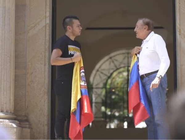 El senador Jonathan Ferney Pulido Hernández y Rodolfo Hernández.