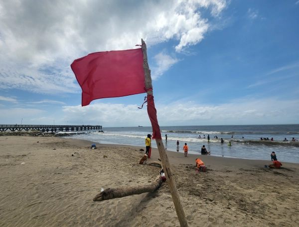 Día de playa en Puerto Colombia/Alerta huracán