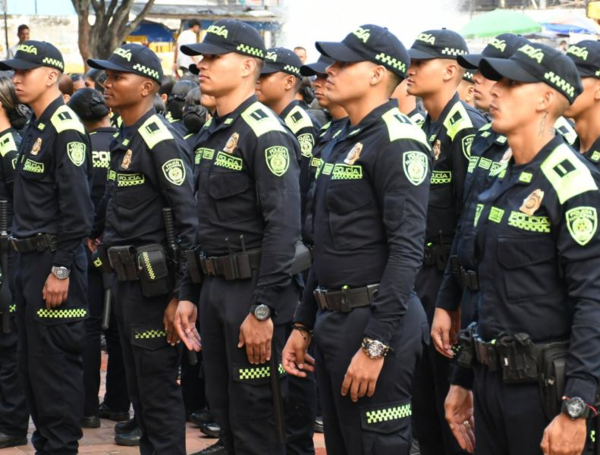 Policías en Cali.