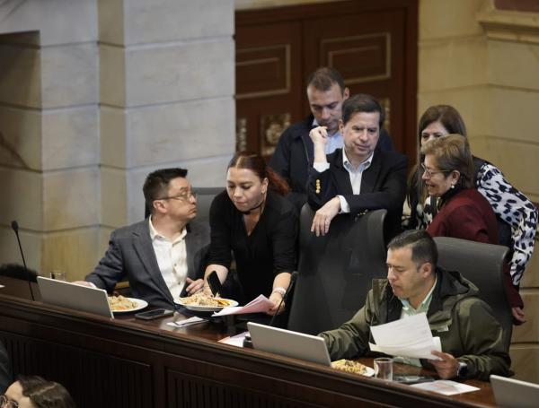 Gobierno aprobó su proyecto de reforma laboral en la plenaria de la ...