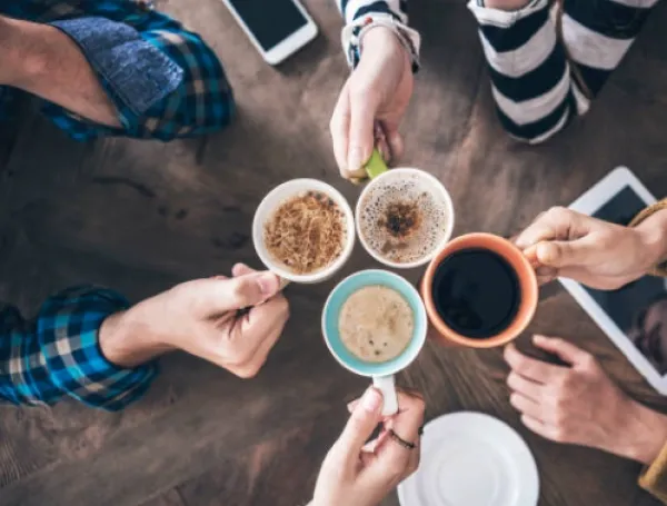 Tomar café puede tener varios beneficios en la salud del cuerpo.