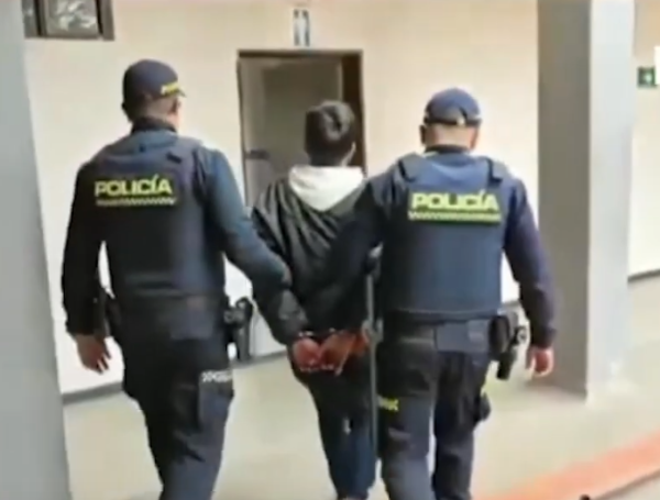 Capturan hombre que amenazaba con arma de fuego a ciudadanos en Bogotá ...