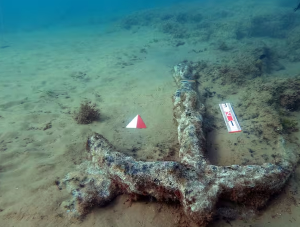 Un equipo de buzos descubrió un naufragio de 2.500 años en la costa de  Sicilia que provocaría un giro histórico