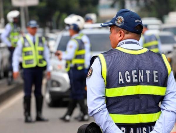 Agentes de tránsito, en Cali.
