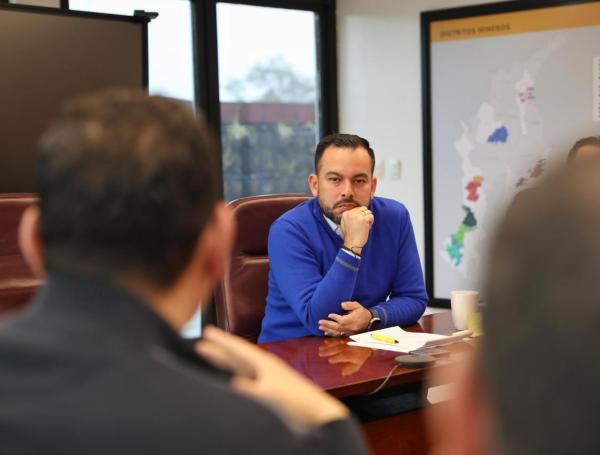 Reuni??n del ministro de Minas y Energ??a, Edwin Palma, con los expertos comisionados de la Creg.