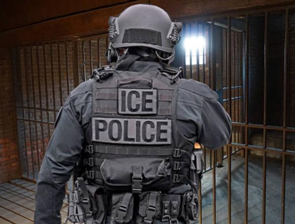 Increíble historia del hombre que se hizo pasar por agente de ICE y ...