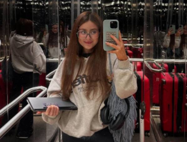 El Increible Roro La ‘influencer’ española Roro Bueno estuvo visitando la Catedral de Sal ...