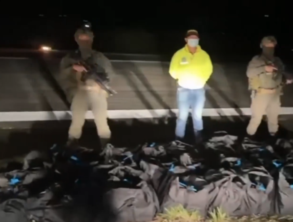 Incautan dos toneladas de droga durante un operativo en conjunto con la ...