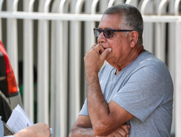 Carlos Hernández y su familia fueron afectados. Ellos arreglaron, pero señalaron que no recibieron ayudas. Su casa está en la carrera 8B.