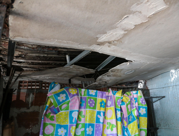 Daños en viviendas por atentado con camión bomba en Cali, el 21 de agosto.