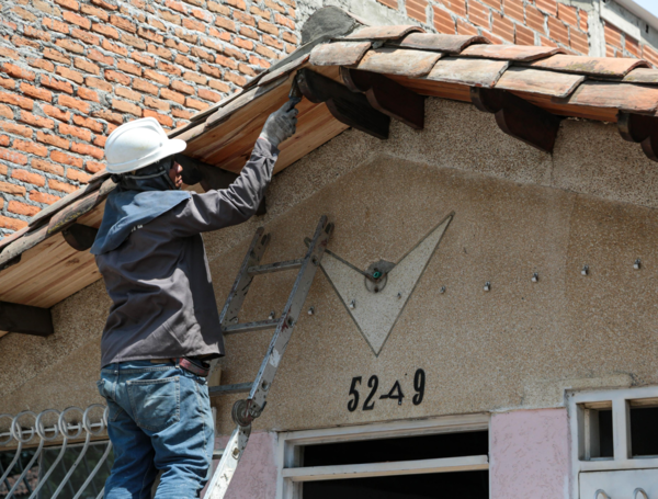 Daños en viviendas por atentado con camión bomba en Cali, el 21 de agosto.