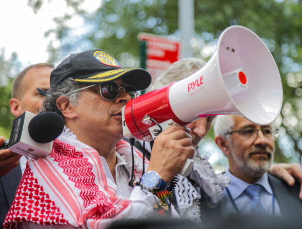 Presidente Gustavo Petro en una manifestación en Nueva York.