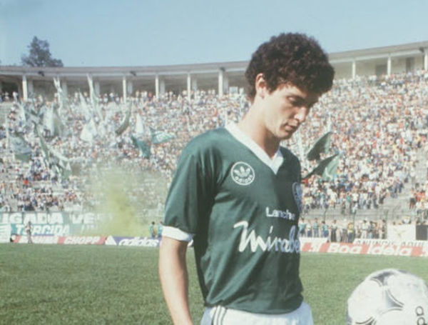 Muere exestrella de la selección de Brasil tras luchar por su vida en el hospital por una grave enfermedad: será recordado por impresionate rabona