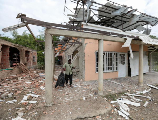 En Robles corregimiento de Jamundi sufrió un atentado con cilindros explosivos contra la subestación de Policía.