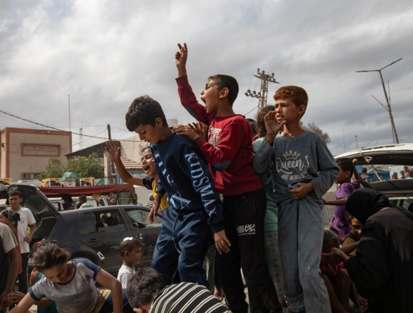 Palestinos celebran la firma del acuerdo para poner fin la guerra en Gaza