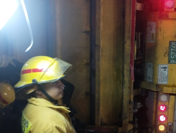 Tragedia en el Valle: accidente en vía al mar habría dejado tres muertos.