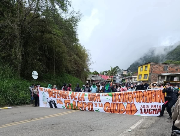 Protesta con bloqueo en la Panamericana.