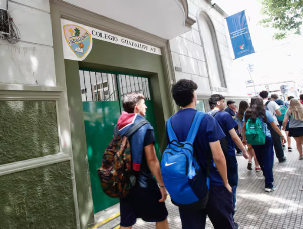 Explosión en clase de química en un colegio de Argentina