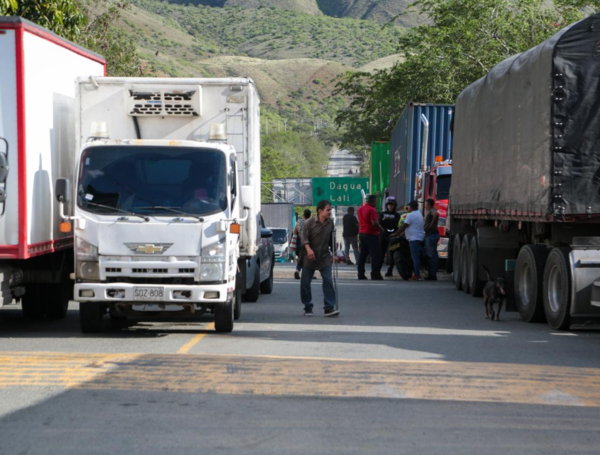 Bloqueos en la vía a Buenaventura, desde el 14 de octubre.