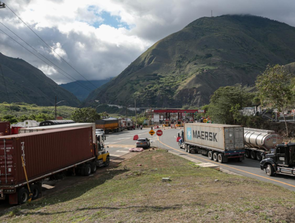 Más de una decena de bloqueos en la vía a Buenaventura este año