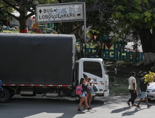 Bloqueos en la vía a Buenaventura.