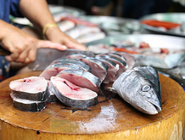 Nutricionista explica qué lata de atún tiene menos mercurio y cuál evitar en el mercado