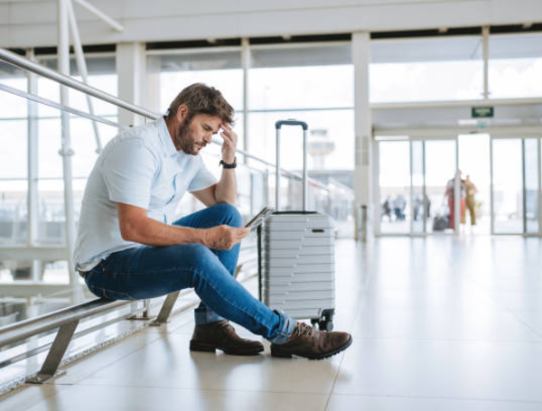 El recorte de la capacidad en aeropuertos de Estados Unidos deja m??s de 1.700 vuelos cancelados