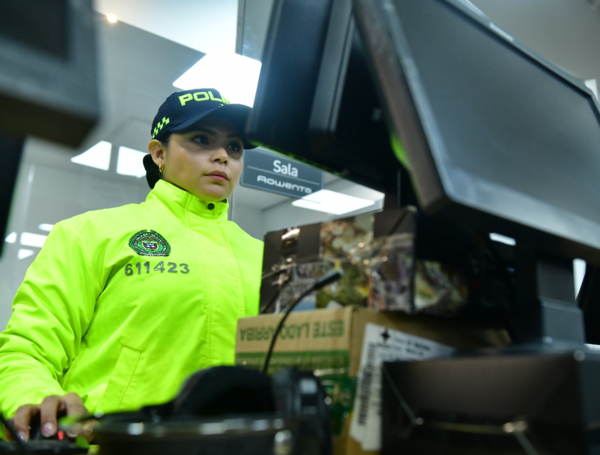 Las v??ctimas entregaban el control de sus equipos a trav??s de plataformas como 'Anydesk'.