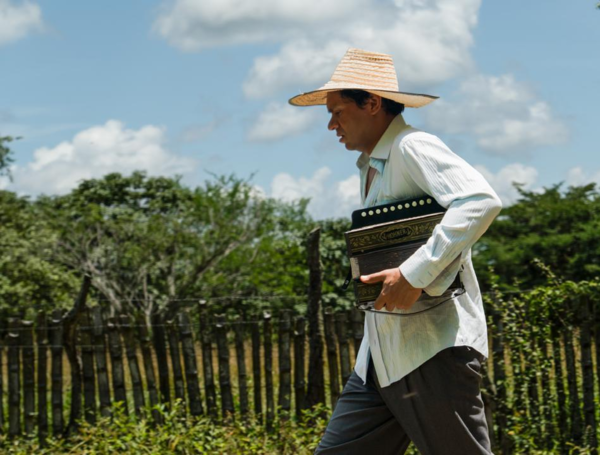 Serie 'Francisco el Hombre', codirigida por Fabi??n Moreno y Daniel Rocha, se ver?? por Telecaf??.