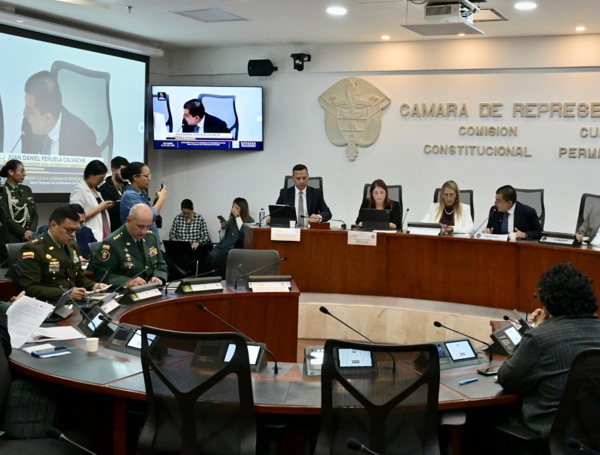 El ministro de Defensa Pedro S??nchez Su??rez, en el debate.