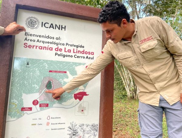 Pictogramas de Cerro Azul en la Serran??a de La Lindosa.