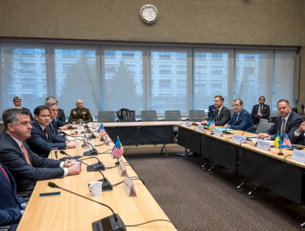 Ucrania - Plan de paz de Trump - Reunión de delegados de Estados Unidos y Ucrania en Ginebra para abordar el plan de paz