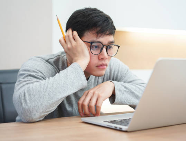 Con cuántas materias se pierde el año en colombia 2025 3