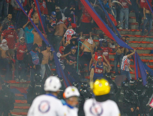 Fotos y videos de los desmanes en la final de la Copa Colombia entre ...
