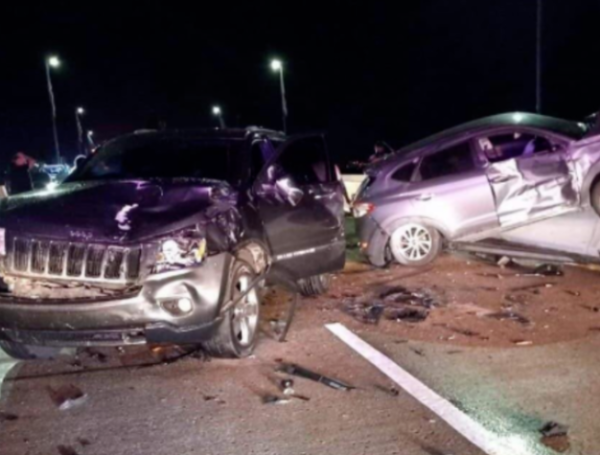 Así quedaron los dos automotores involucrados en el siniestro.