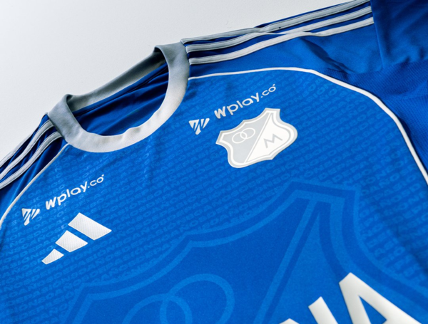 Millonarios rompe el molde y presenta su nueva camiseta titular para la ...