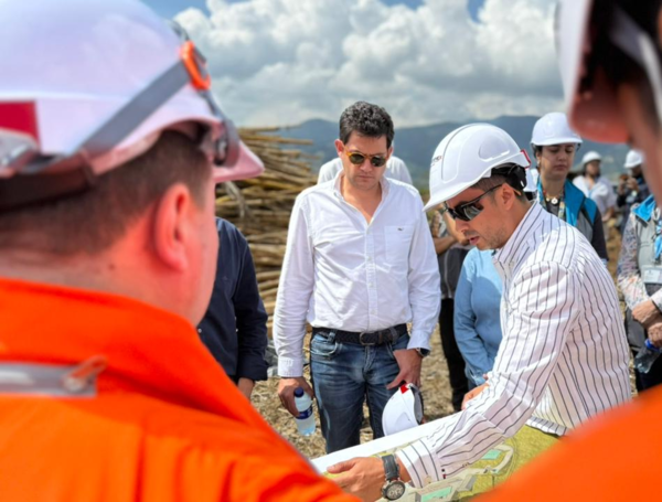 Funcionarios de las entidades a cargo de la nueva Cárcel de Medellín.