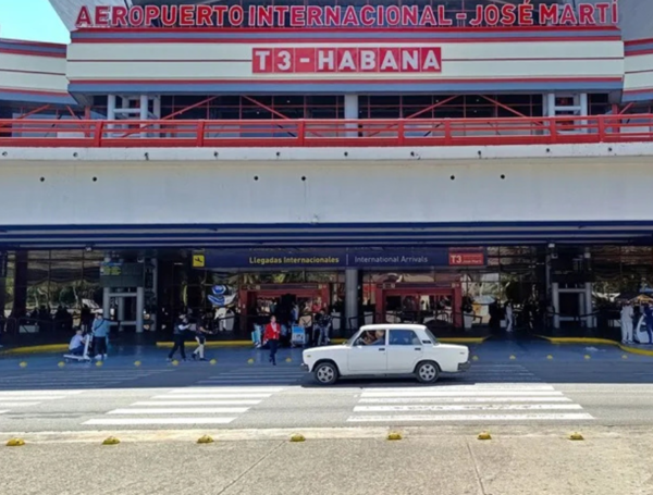 Aviones combustible Cuba