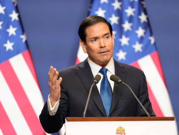 El primer ministro de Hungría, Viktor Orban (derecha), y el secretario de Estado de Estados Unidos, Marco Rubio