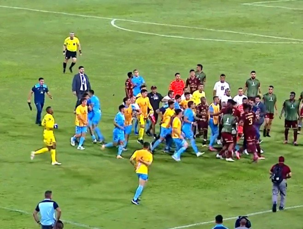 Video | El triunfo del Tolima terminó en caos y con escándalo: hubo ...