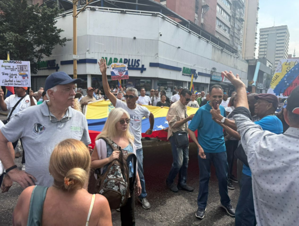 Protestas en Venezuela para exigir aumento del salario mínimo.
