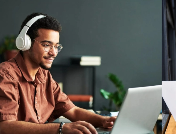 Unión Europea ofrece cursos gratis de idiomas para colombianos: le contamos cómo puede aprender hasta 30 lenguas en línea