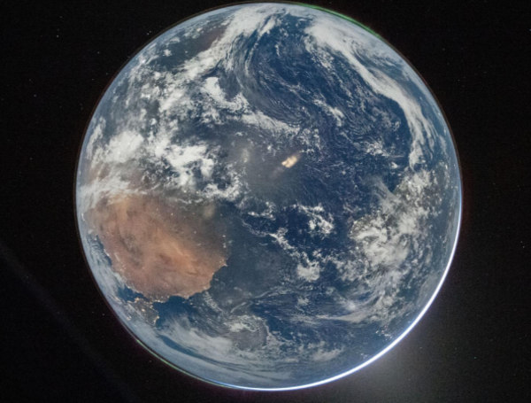 Vista reciente de la Tierra captada por Artemis II con tecnología moderna.